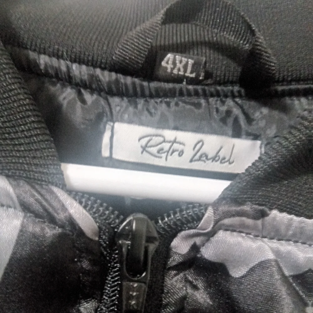 Men's Black and Gray Bomber Jacket - Picture 3 of 3